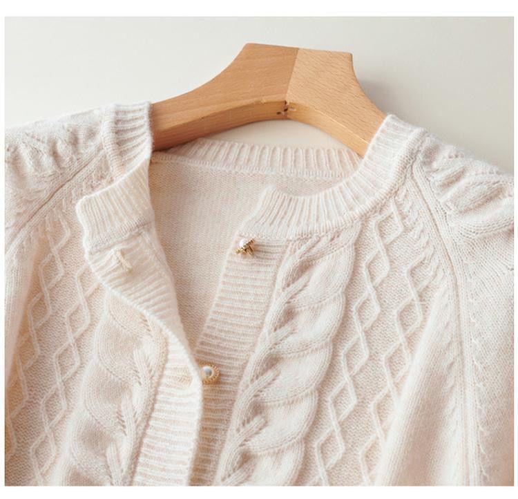 Dames gebreid vest met kabelpatroon
