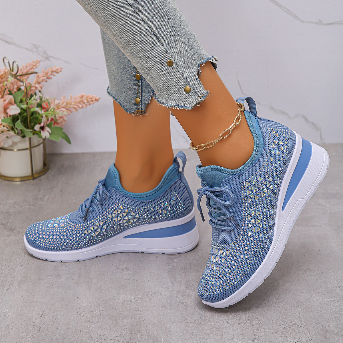 Damesneakers: Stijlvolle ademende wedgesneakers met fonkelende strass-steentjes