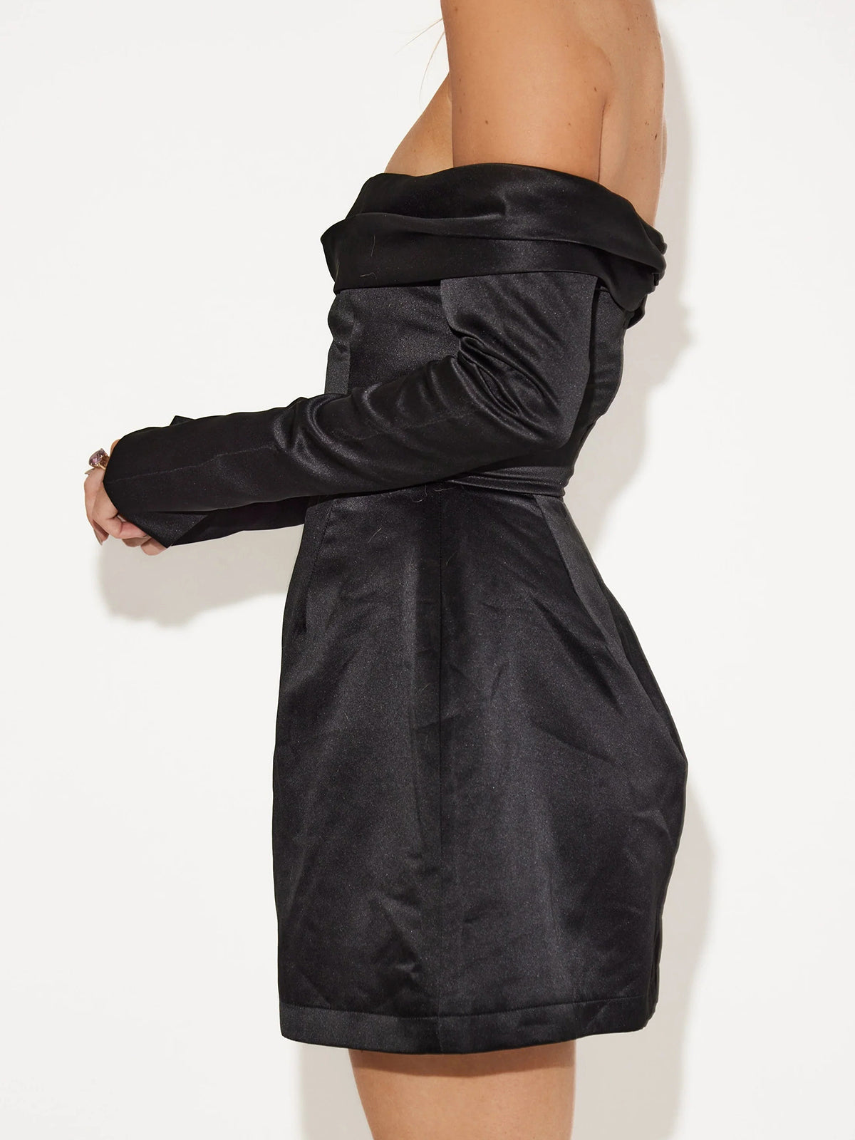 Off-shoulder mini-jurk voor dames met lange mouwen en city-chic stijl