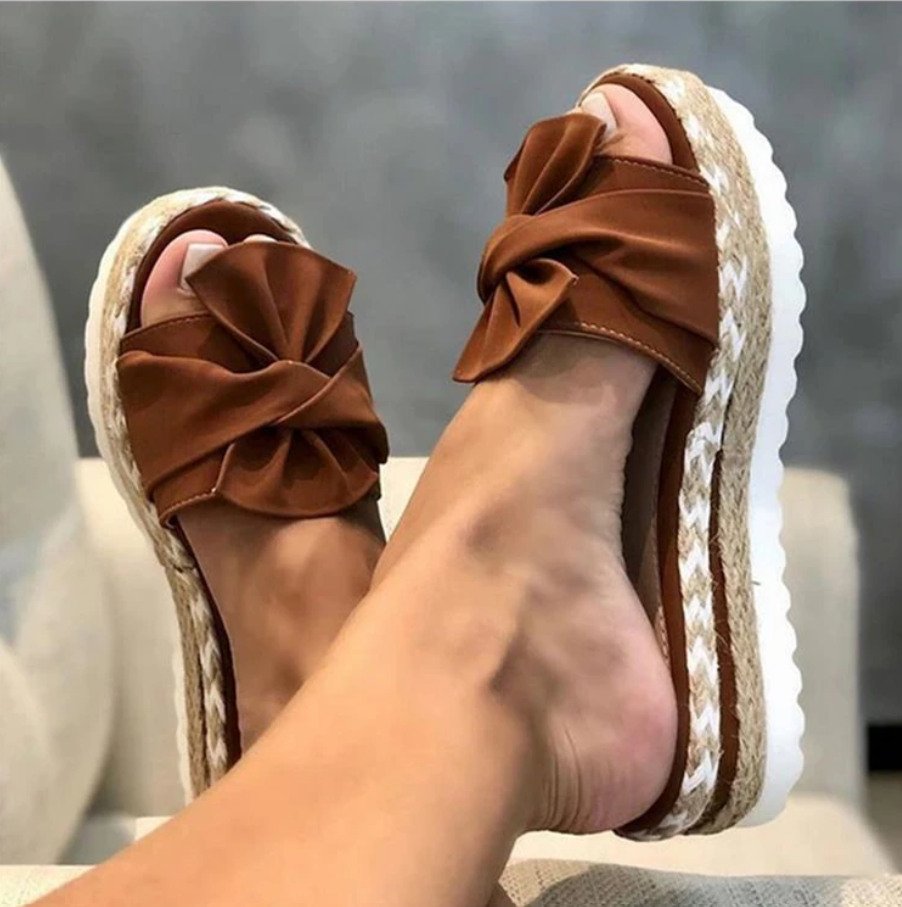 Orthopedische sandalen met strik