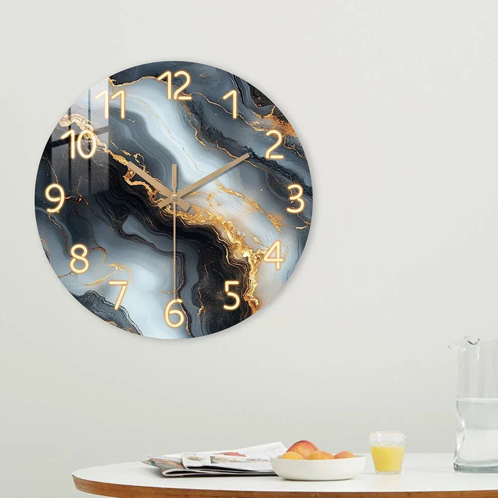 Blauw-gouden wandklok met marmerpatroon | Houten wandklok met stil uurwerk