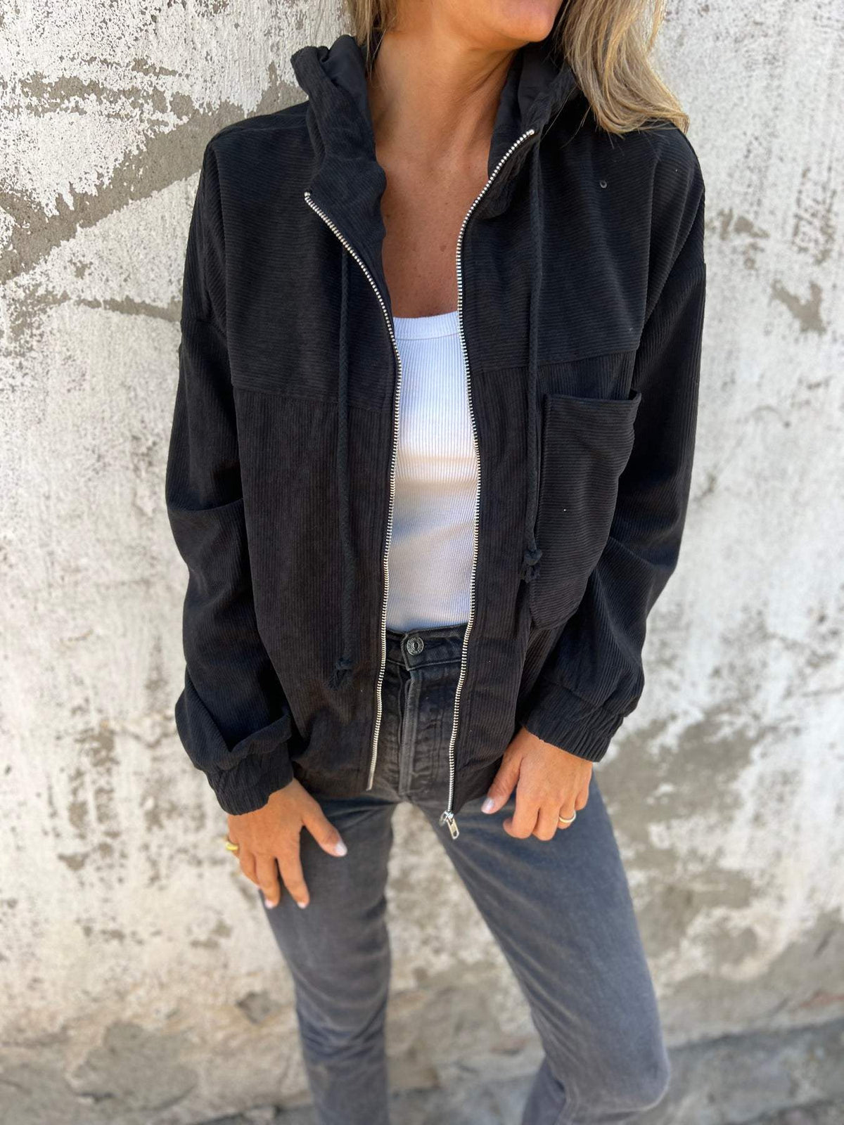 Casual damesjas met capuchon en ritssluiting – veelzijdig en comfortabel