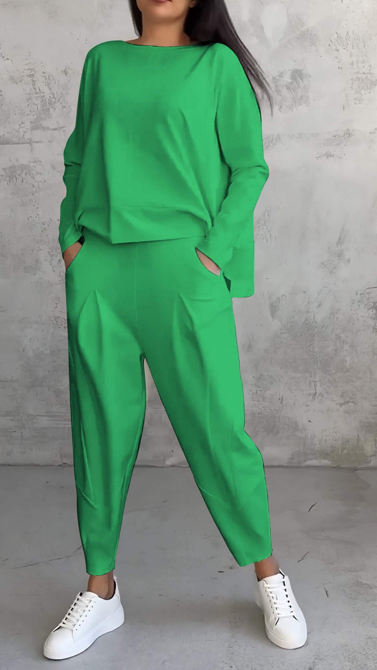 Casual zomerset voor dames met losvallende trui en taps toelopende broek