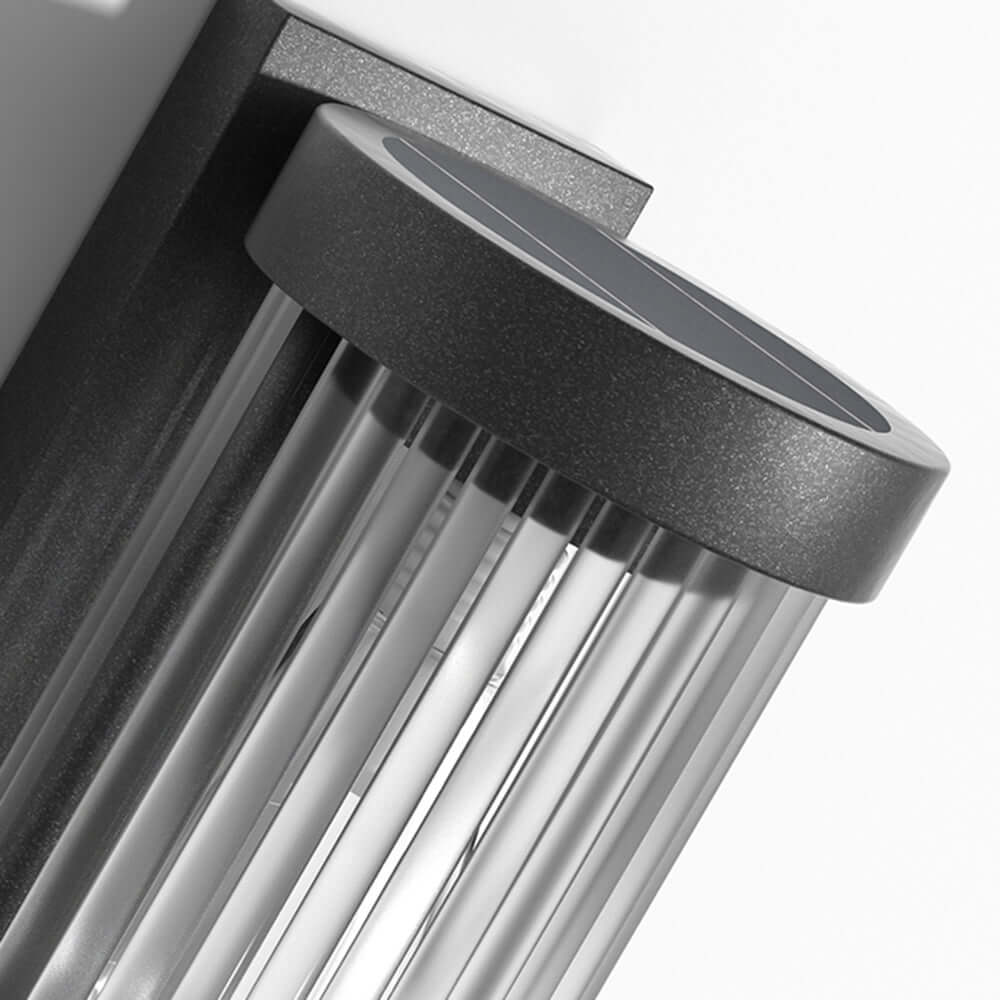 Cilindrische solarlamp voor buiten van metaal en glas