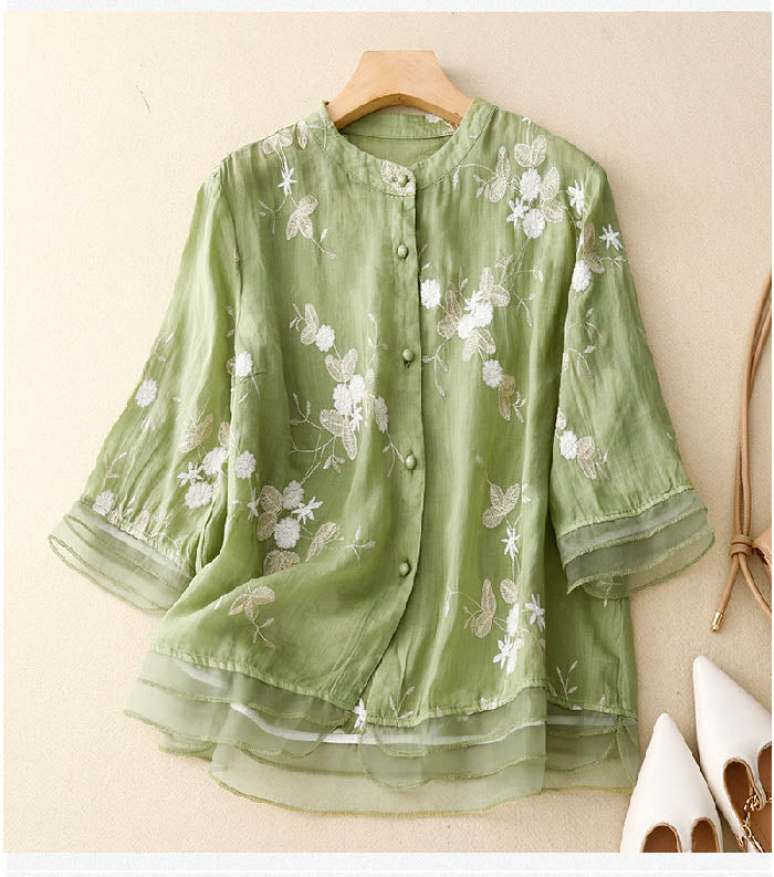 Dames blouse met bloemenprint en knopen