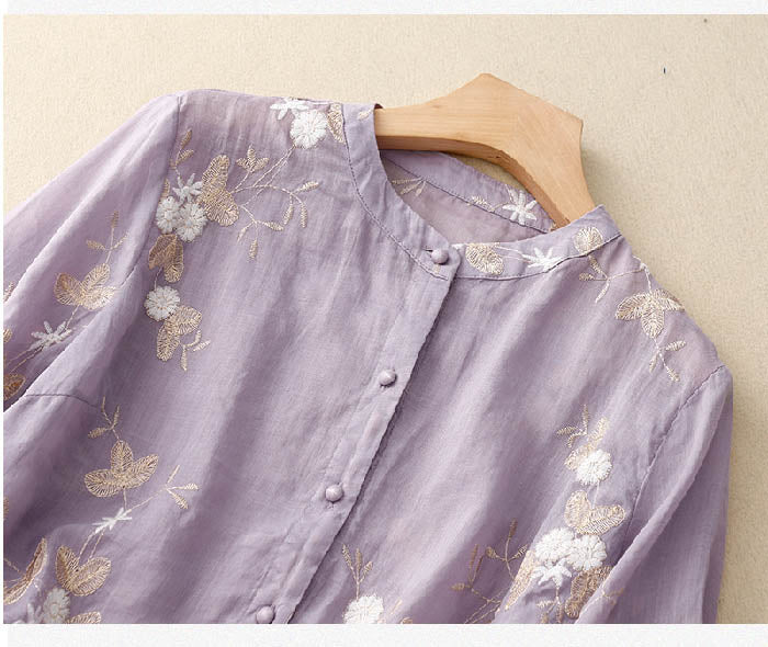 Dames blouse met bloemenprint en knopen