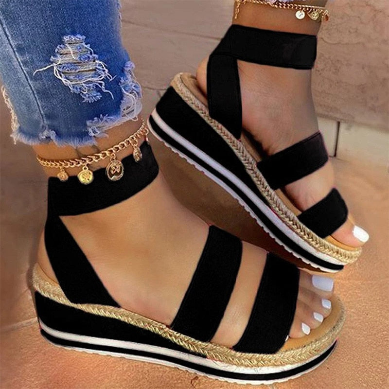 Dames espadrilles met sleehak, gekruiste bandjes en open teen