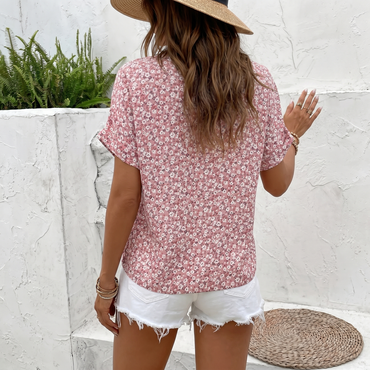Damesblouse met bloemenprint | Lichte, soepelvallende zomertop met knopen