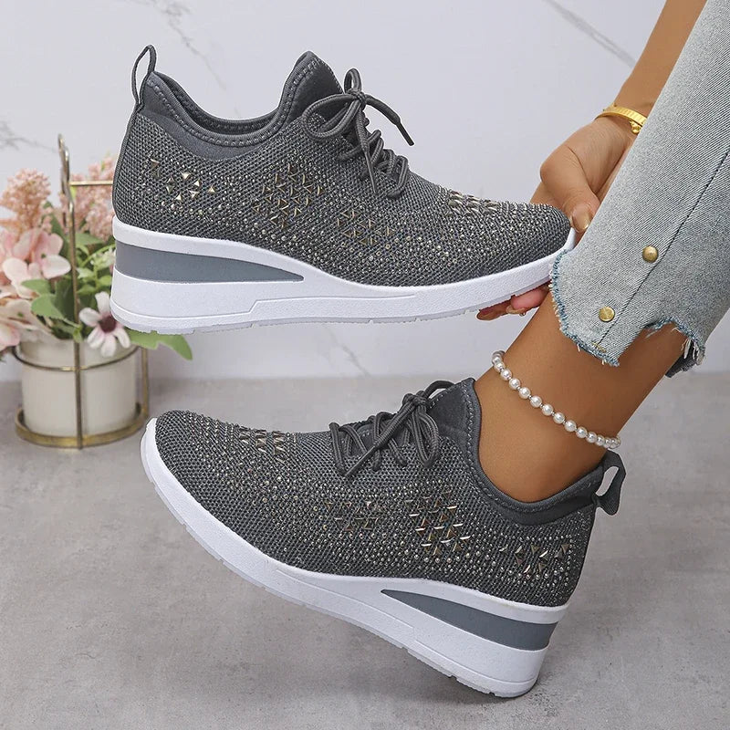 Damesneakers: Stijlvolle ademende wedgesneakers met fonkelende strass-steentjes