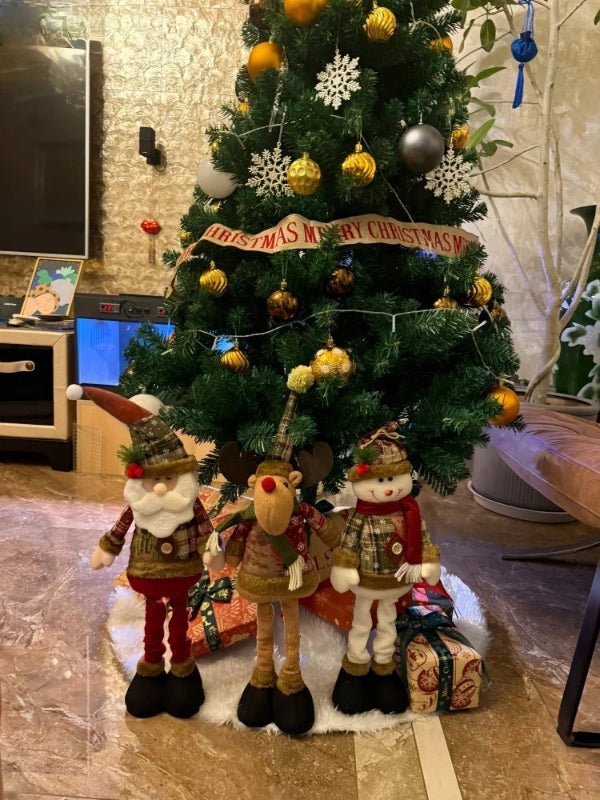Elegante kerstmanpop – Gedetailleerd vormgegeven outfit, warm expressief gezicht