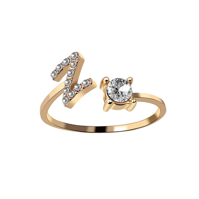 Elegante ring met initialen om herinneringen levend te houden