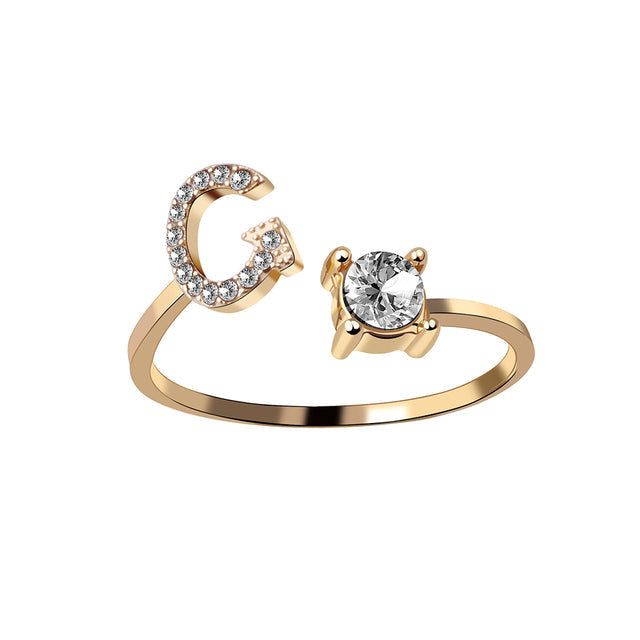 Elegante ring met initialen om herinneringen levend te houden