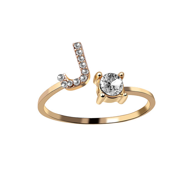 Elegante ring met initialen om herinneringen levend te houden