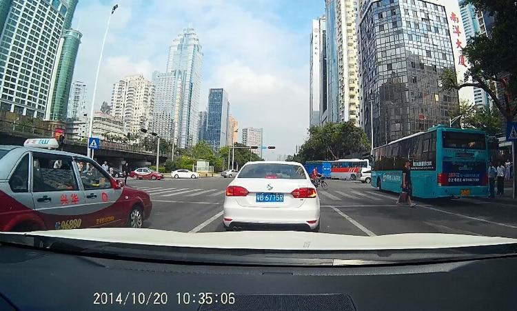 Full HD 1080P Dashcam + 16GB Kaart