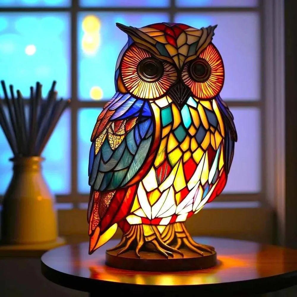 Glazen lamp met dierenmotieven en zacht licht