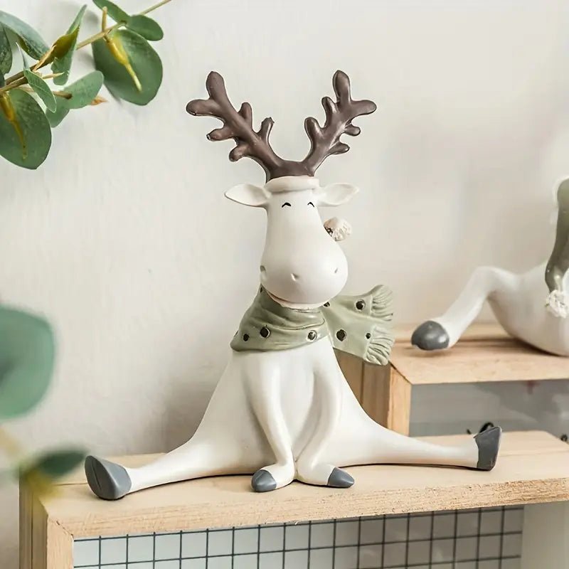 Handgemaakt rendierbeeldje met sjaal voor feestelijke kerstdecoratie