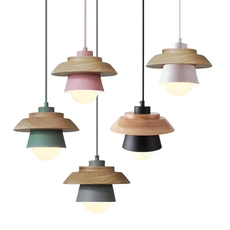 Houten hanglamp in Scandinavisch natuurlijk design