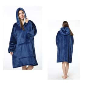 Hygge deken met mouwen, capuchon & zak - 200 x 150 cm