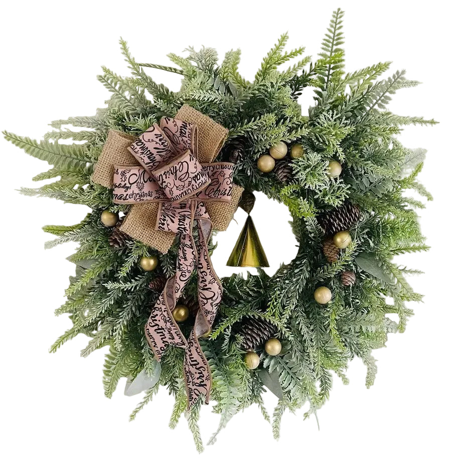 Kerstkrans voor de deur met dennenappels en jute strik