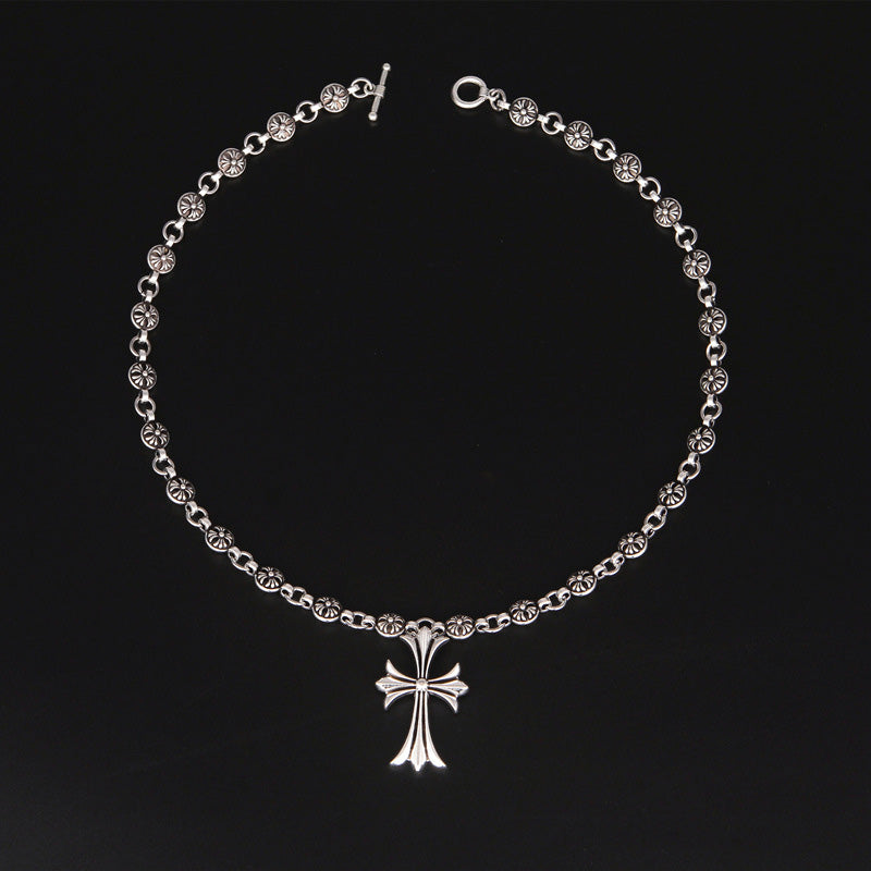 Ketting met decoratieve kruishanger in zilverkleur