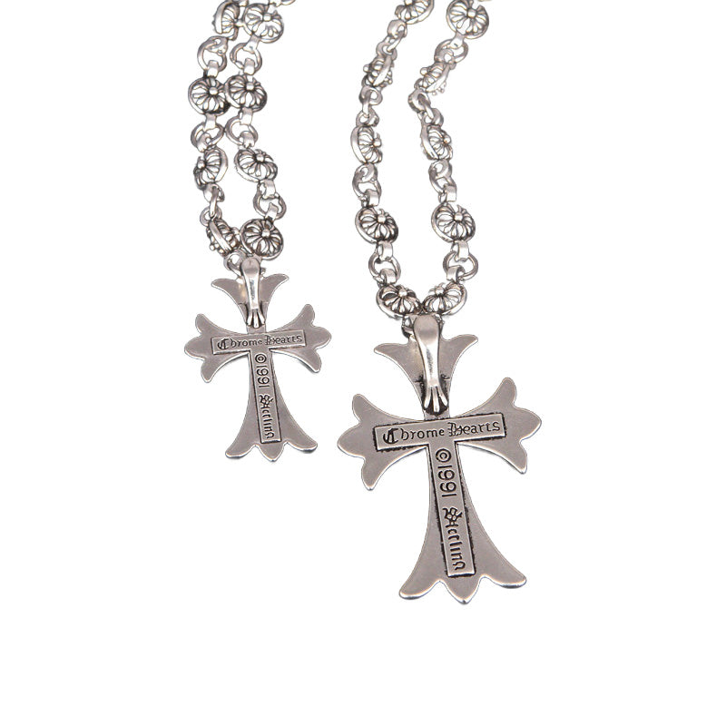 Ketting met decoratieve kruishanger in zilverkleur