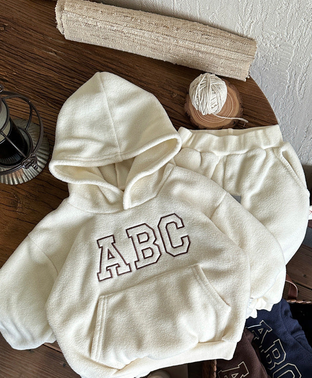 Kinderkledingset voor de winter met bontvoering