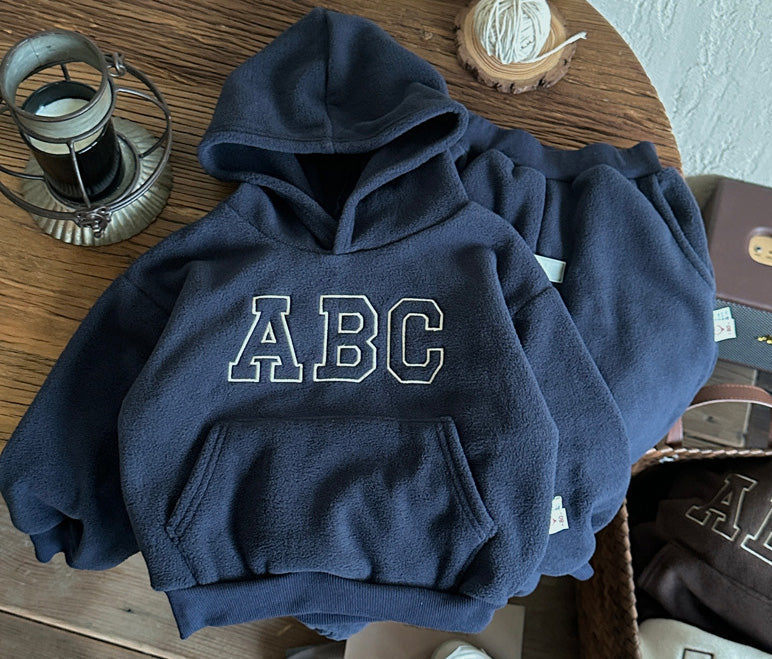 Kinderkledingset voor de winter met bontvoering