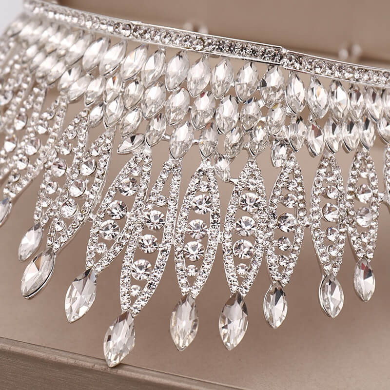Kristallen tiara met strass-steentjes