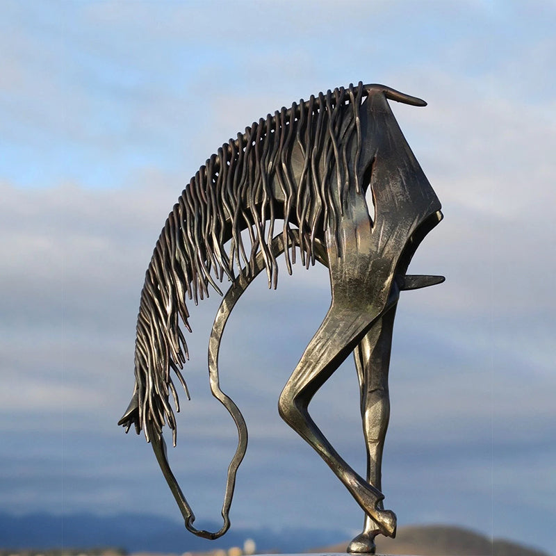Sculptuur kussend paard
