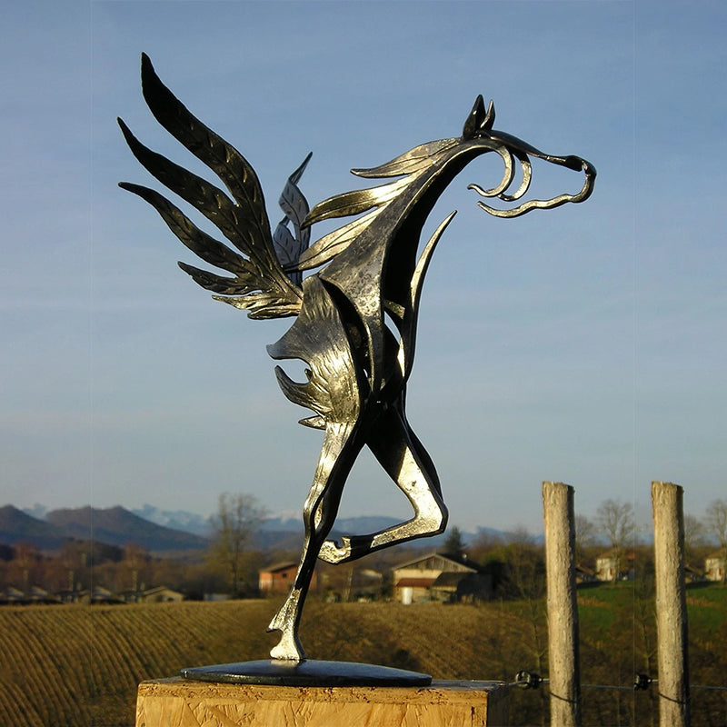 Sculptuur kussend paard