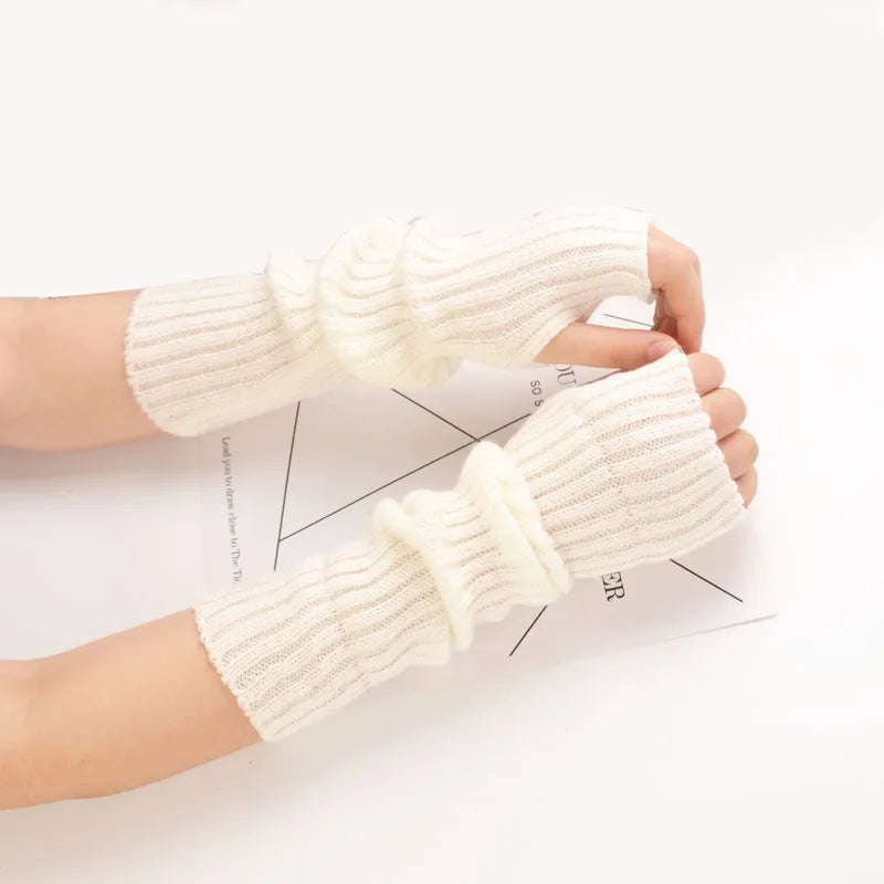 Lange gebreide vingerloze handschoenen