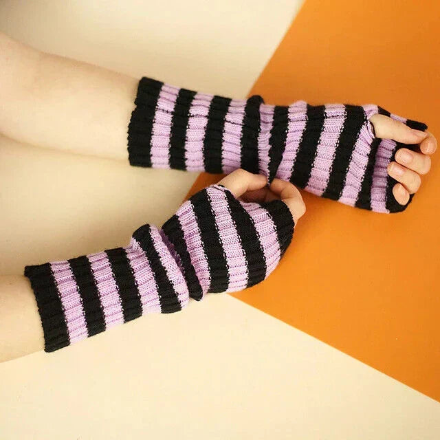 Lange gebreide vingerloze handschoenen