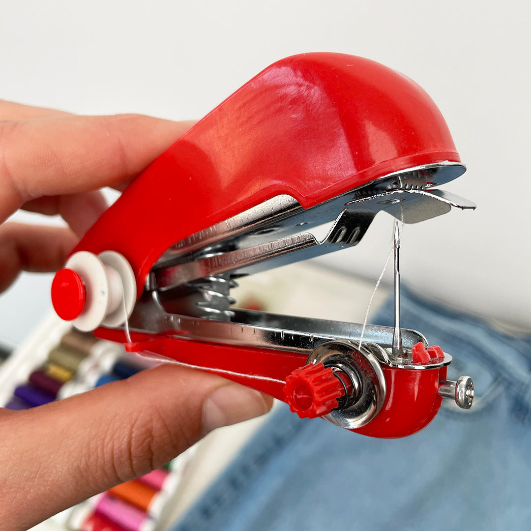 Lichte, compacte naaimachine met starterset