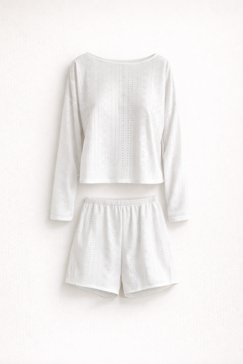 Luchtige dames set van top en shorts in een zacht en licht ontwerp