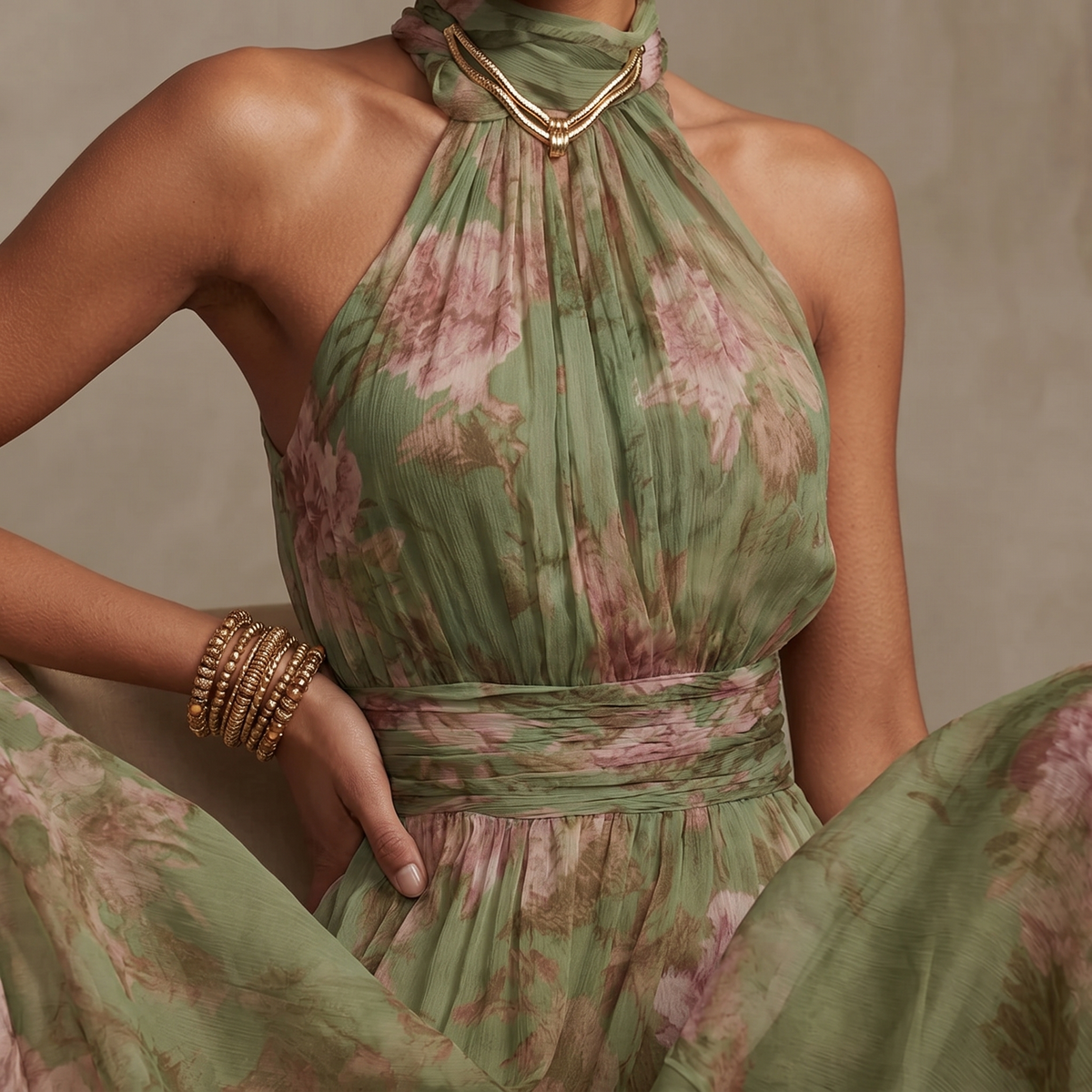 Luchtige zomerse maxi-jurk voor dames met bloemenprint in saliegroen