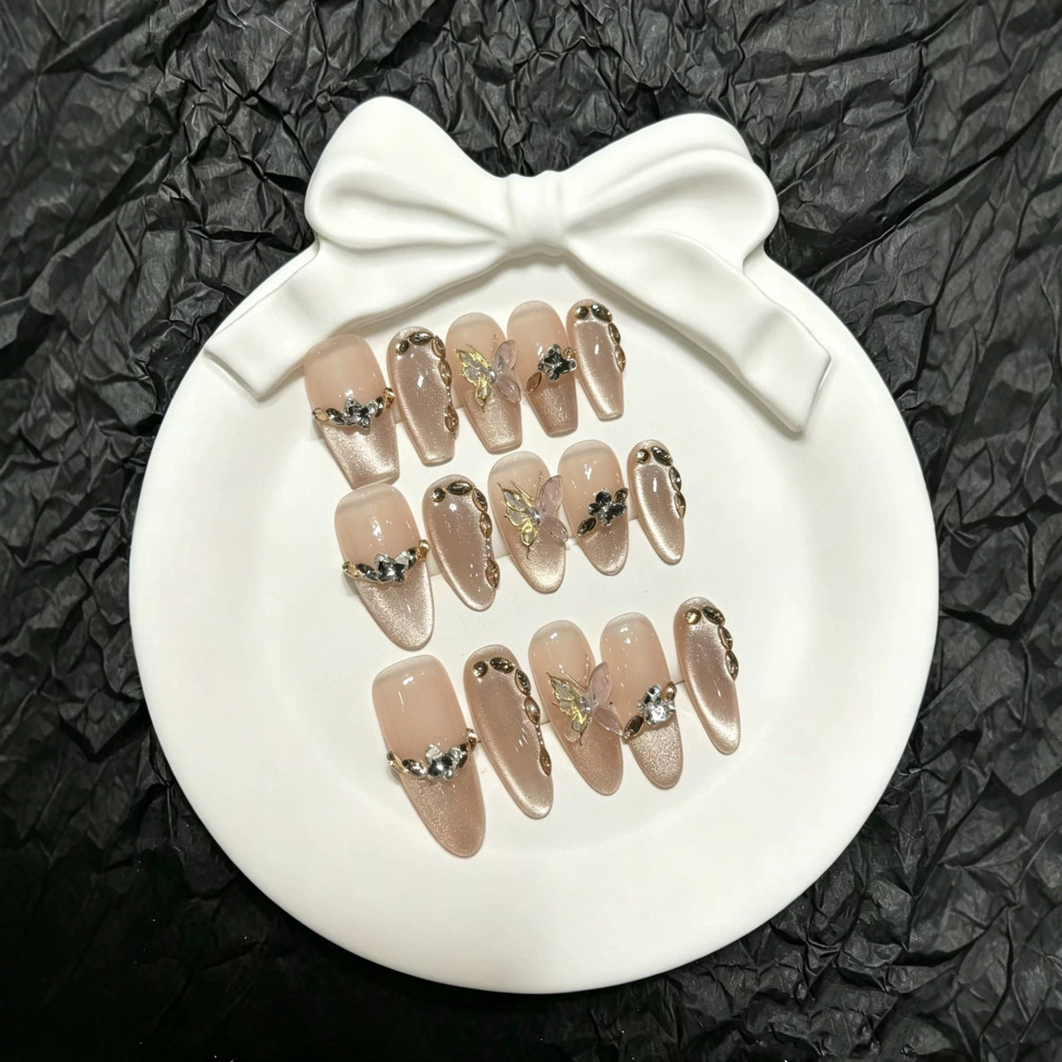Luxe press-on nail art-set versierd met steentjes