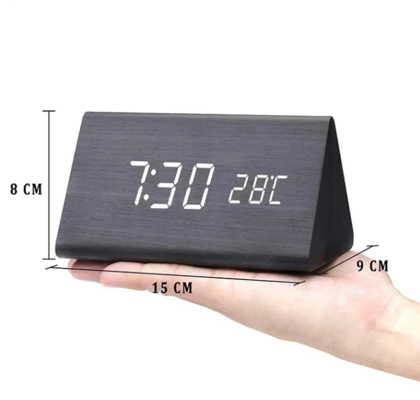 Minimalistische houten led-klok met stijl