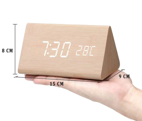 Minimalistische houten led-klok met stijl