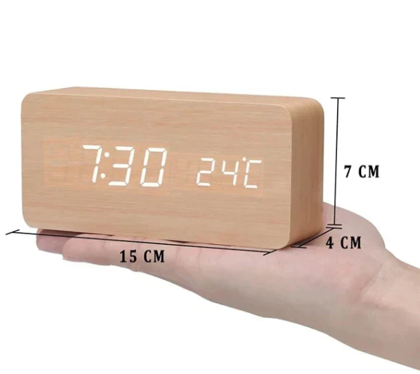 Minimalistische houten led-klok met stijl