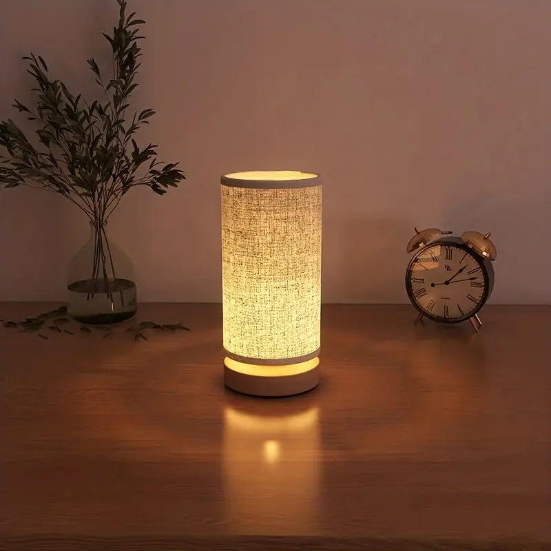 Minimalistische houten tafellamp en nachtlamp met zacht warm licht