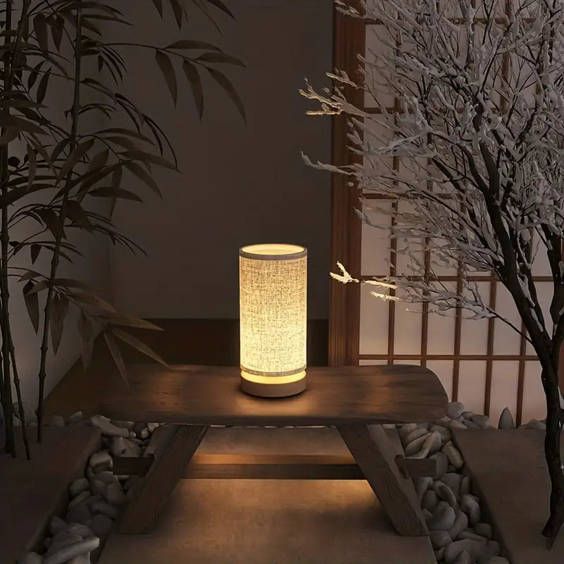 Minimalistische houten tafellamp en nachtlamp met zacht warm licht