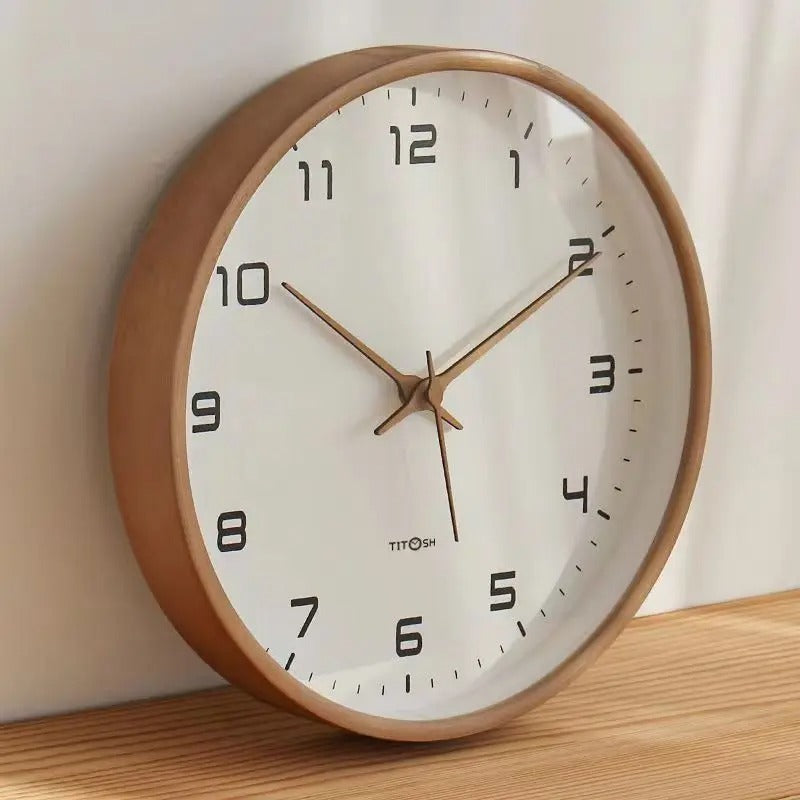 Minimalistische houten wandklok