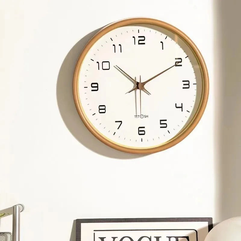 Minimalistische houten wandklok