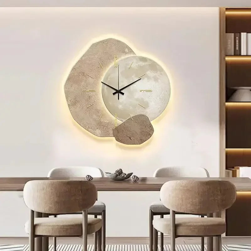Moderne wandklok met uniek design