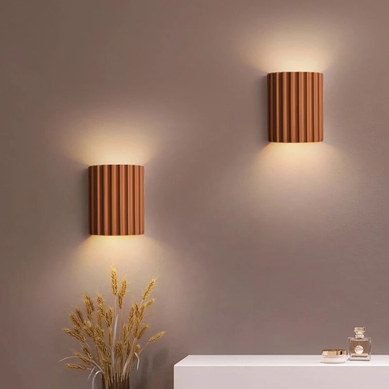 Moderne wandlamp in harsdesign