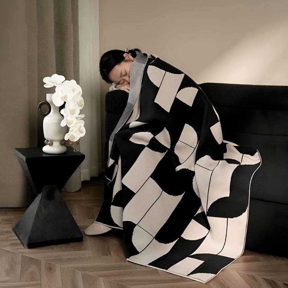 Monochroom geometrisch woondeken