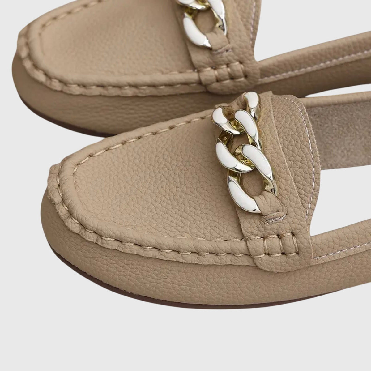 Orthopedische mocassins met gewatteerde binnenzool en antislipzool - elegante zwarte mocassins met goudkleurig detail