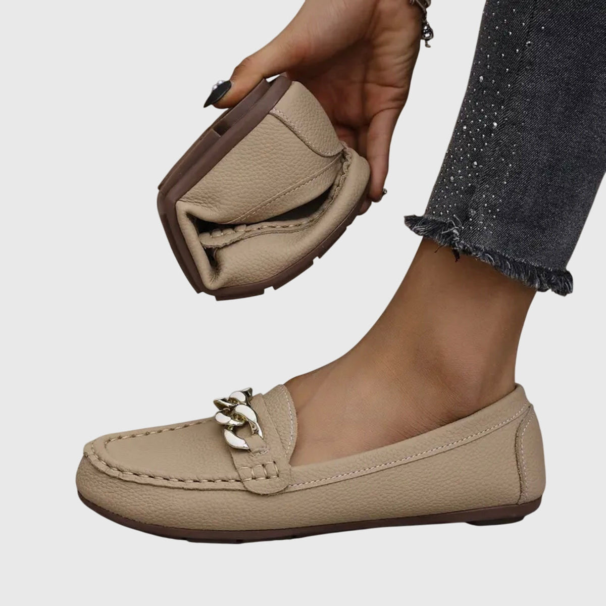 Orthopedische mocassins met gewatteerde binnenzool en antislipzool - elegante zwarte mocassins met goudkleurig detail