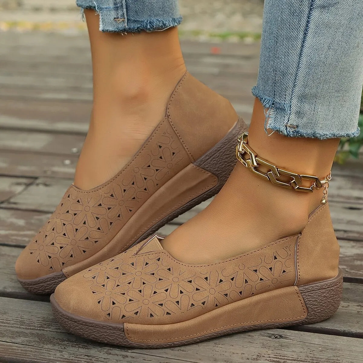 Orthopedische mocassins voor dames met leren bovenwerk en sleehakzool