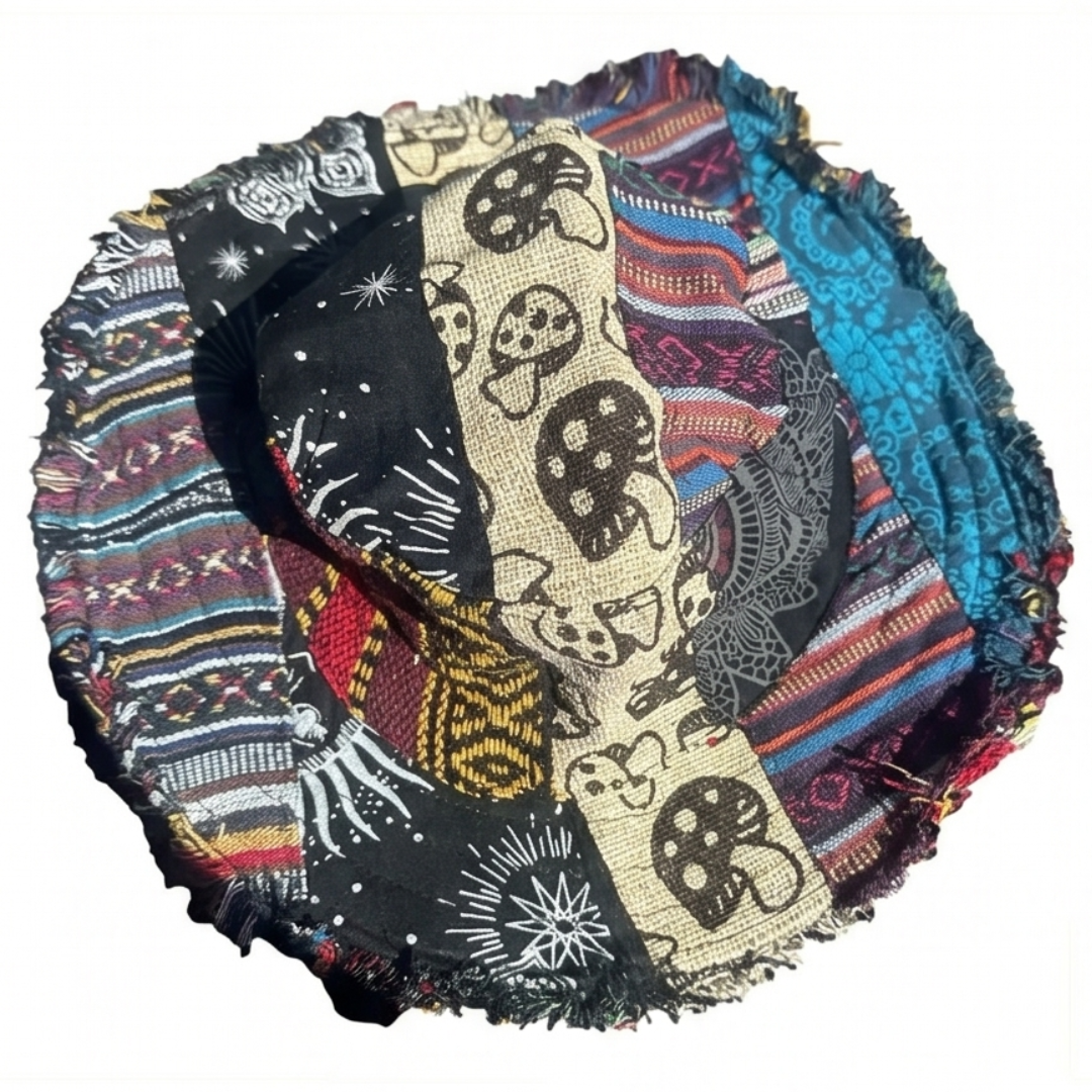 Patchwork vissershoed met paddenstoelenprint en verborgen zakje